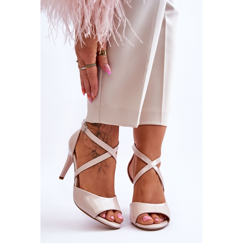 Sergio Leone Sandale la modă pe un bej lăcuit cu toc înalt Loressa 1