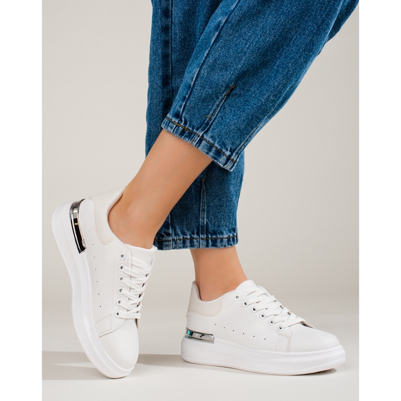 Pantofi sport de damă pe o platformă înaltă Shelovet albă 1