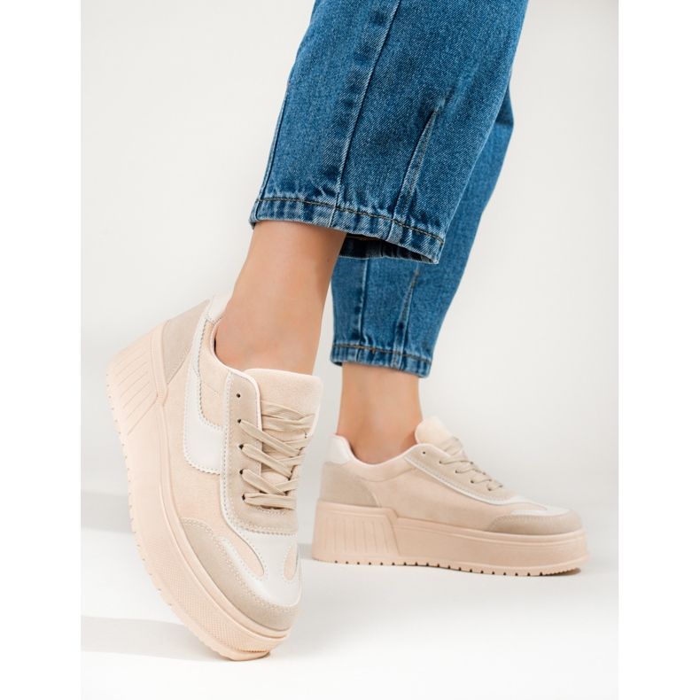 Cizme de piele intoarsa bej cu platforma groasa de la Shelovet 1