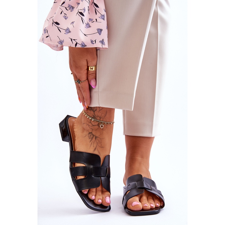 FJ1 Papuci de piele clasici pentru femei Fendy negri negru 1 FJ1 Papuci de piele clasici pentru femei Fendy negri negru 1