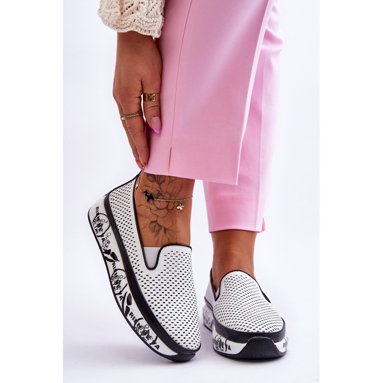 S.Barski Pantofi de damă din piele ajurata Slip-On Sorito alb 1