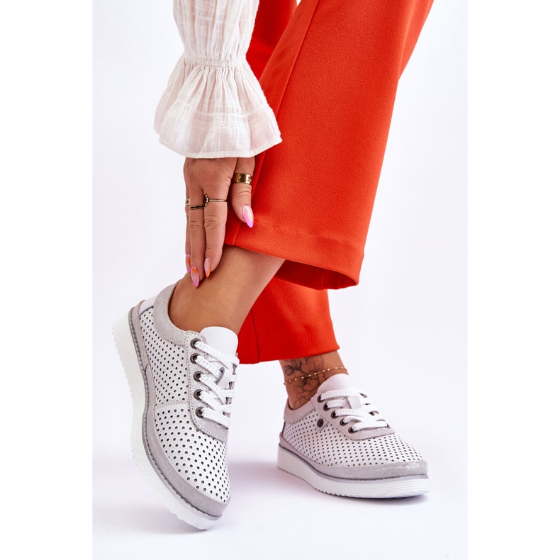 S.Barski Pantofi sport ajurat din piele la modă Cantare alb și argintiu 2 S.Barski Pantofi sport ajurat din piele la modă Cantare alb și argintiu 2