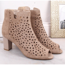 Cizme ajurate de primăvară bej de damă pe post Jezzi 2 Cizme ajurate de primăvară bej de damă pe post Jezzi 2