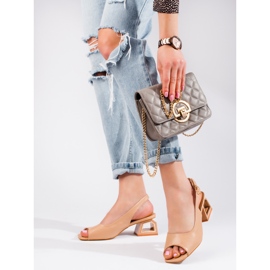 Sandale bej cu toc decorativ scăzut de la Vinceza 1