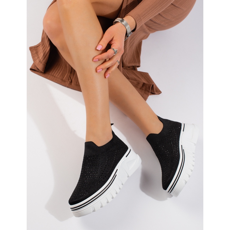 Pantofi sport negri din material textil cu talpa groasa de la T.Sokolski negru 1