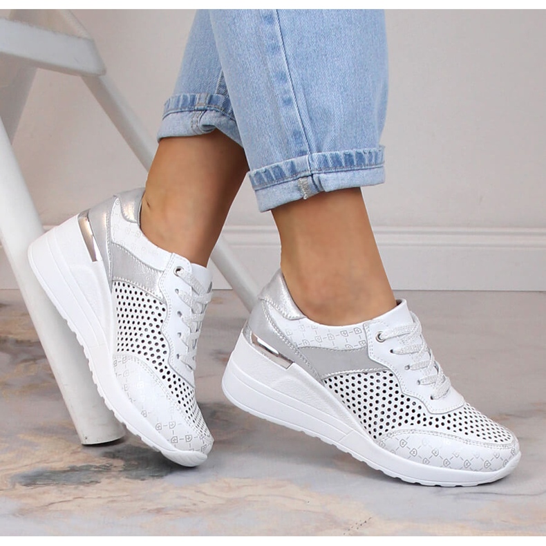 Pantofi comozi din piele cu pană ajurata alb S.Barski LR29587 1