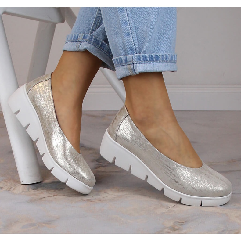 Pantofi cu pană slip-on damă din piele Filippo DP4560 de aur 1