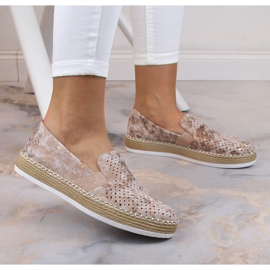 Pantofi de damă confortabili, ajurati, din aur roz Rieker L7852-31 de aur 1 Pantofi de damă confortabili, ajurati, din aur roz Rieker L7852-31 de aur 1