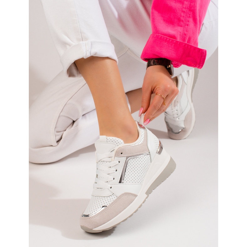 Tenisi albi de damă Shelovet cu pană 1 Tenisi albi de damă Shelovet cu pană 1