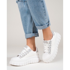 Tenisi albi de damă pe o platformă groasă Shelovet 1