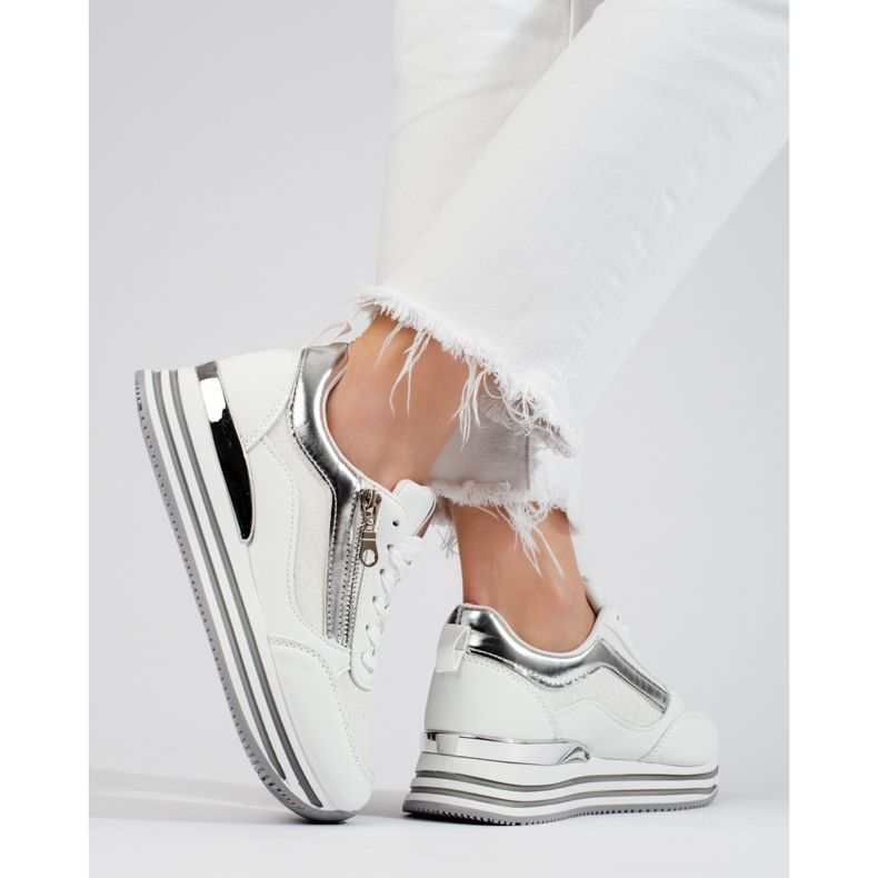 Tenisi albi și argintii pe platforma Shelovet 1