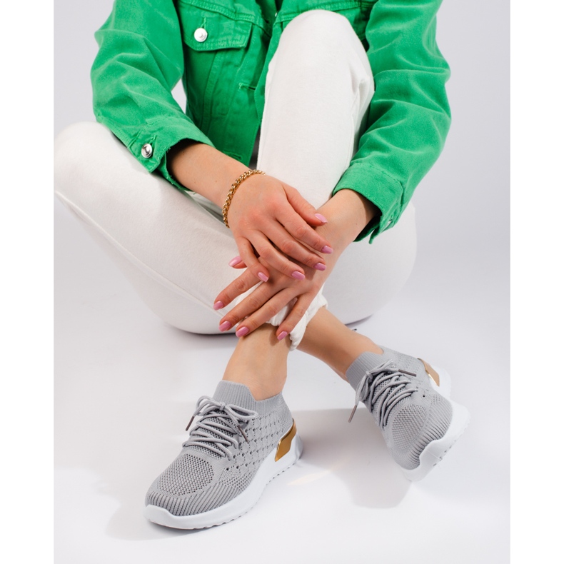 Tenisi gri ajurati de la Shelovet 1