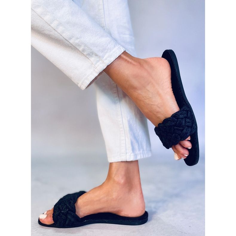 Papuci dama cu siret Erika Black negru 2