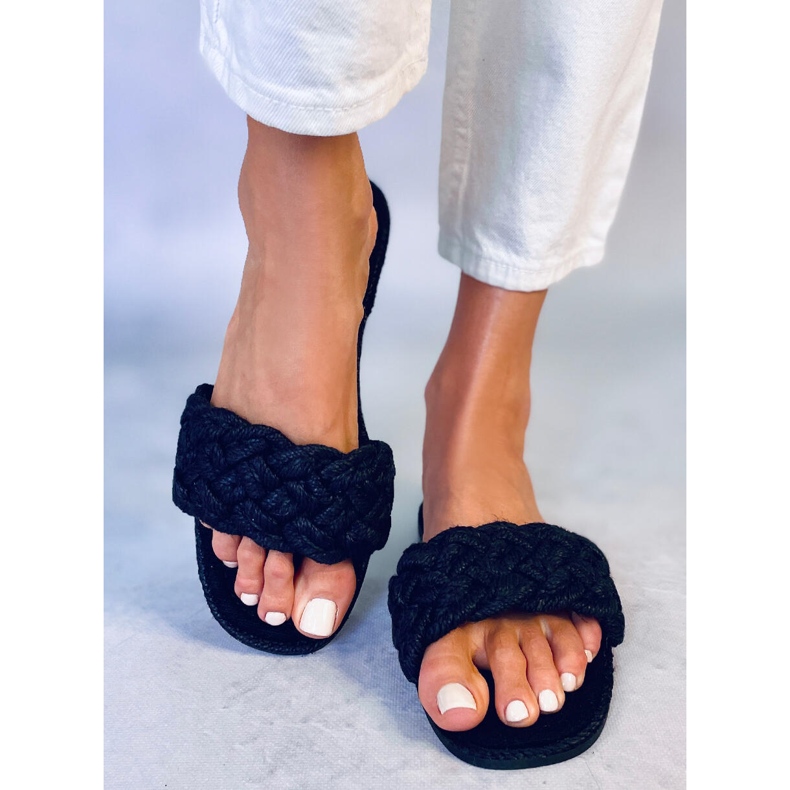 Papuci dama cu siret Erika Black negru 1