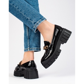 Pantofi cu platformă lăcuit negru Shelovet 1