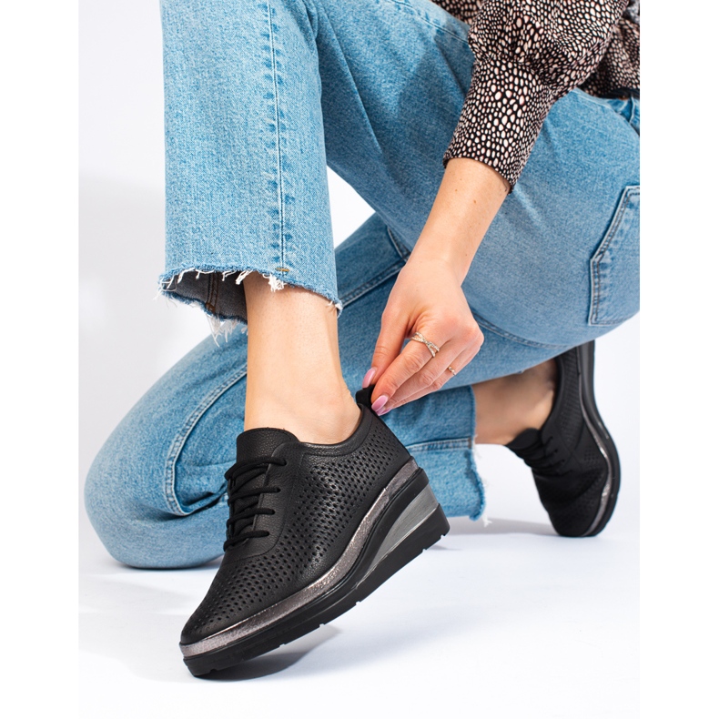 Pantofi cu pană din piele neagră de la T.Sokolski negru 1