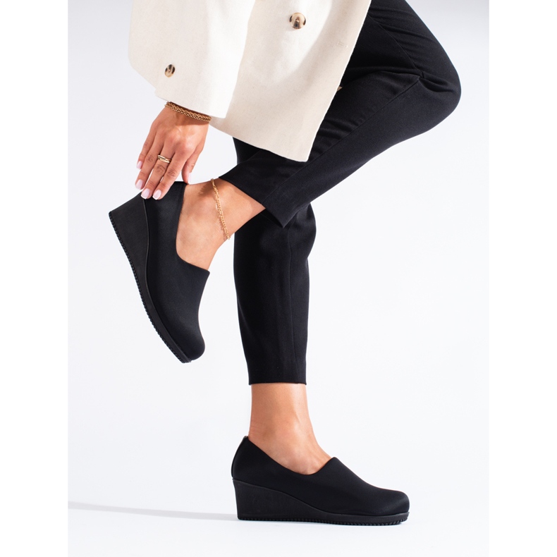 Pantofi cu pană din material negru de la T.Sokolski 1