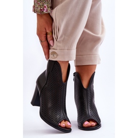 BM Cizme Ajurate Pe Toc Negru Florina 1 BM Cizme Ajurate Pe Toc Negru Florina 1