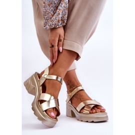 PS1 Sandale Hillary de damă aurii cu tocuri masive de aur 2 PS1 Sandale Hillary de damă aurii cu tocuri masive de aur 2