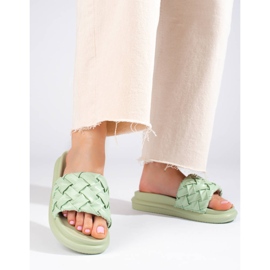 Papuci verde deschis pe o platformă groasă Shelovet 1