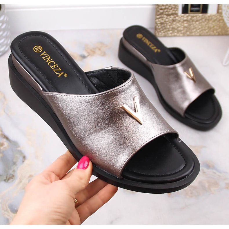 Sandale cu pană de damă cu elastic argintiu metalic Vinceza 17247 1