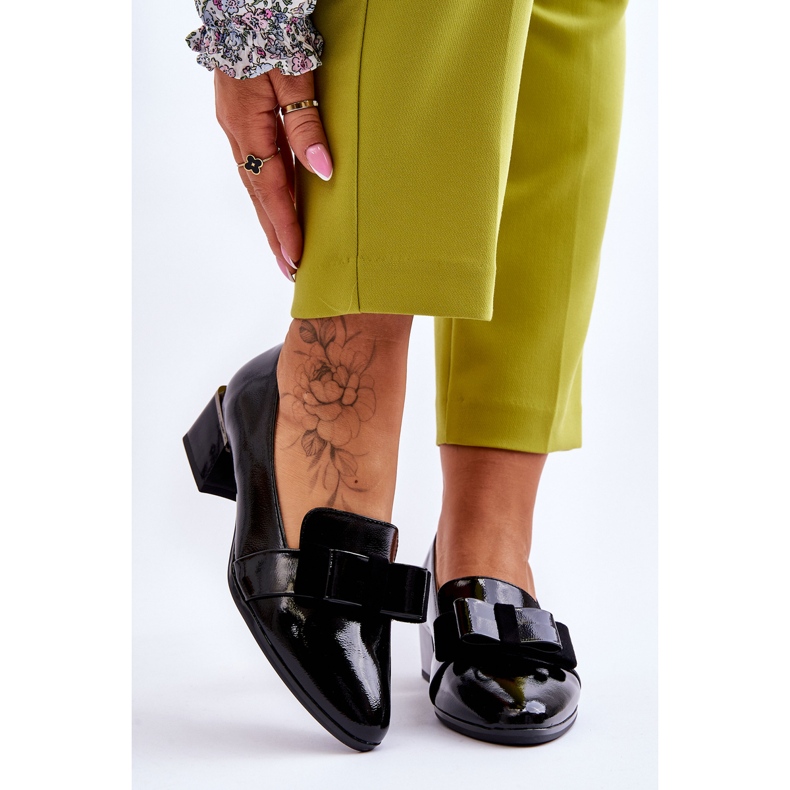 Vinceza Pompe la modă din piele lacuită, cu o fundă decorativă Shira Black negru 1