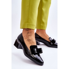 Vinceza Pompe la modă din piele lacuită, cu o fundă decorativă Shira Black negru 2