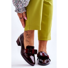 Vinceza Pompe la modă lăcuite cu o fundă decorativă Shira visiniu roșu 1