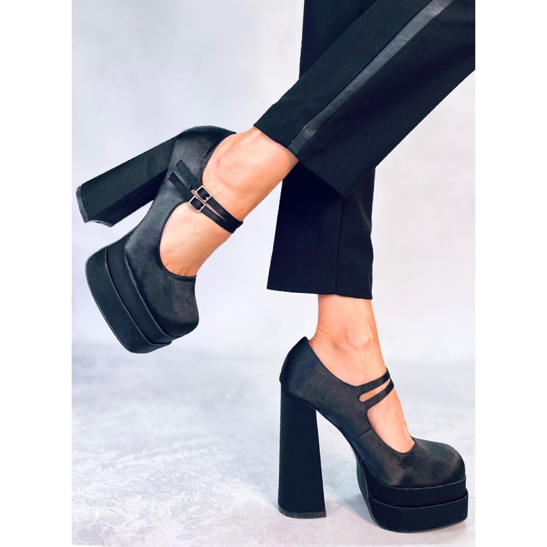 Pompe cu platformă din satin negru Prandi 1