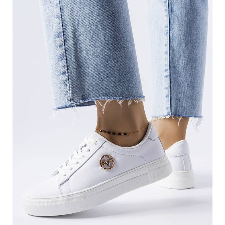 Venezia Adidași albi decorați cu logo Vincez auriu 1