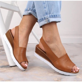 Sandale de damă maro cu pană Potocki AD77007 1 Sandale de damă maro cu pană Potocki AD77007 1