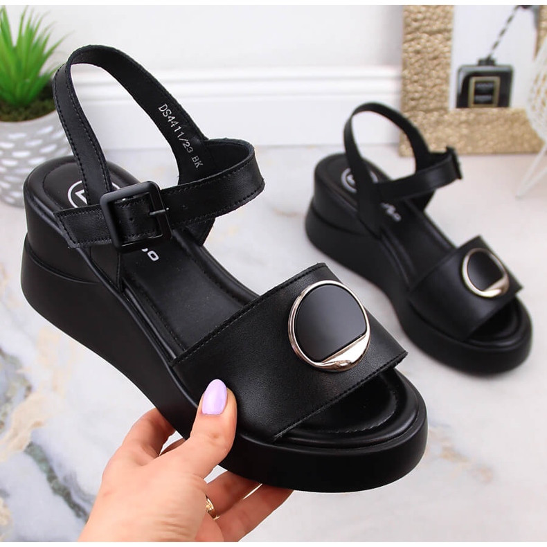 Sandale de damă cu pană din piele neagră Filippo DS4411 negru 1