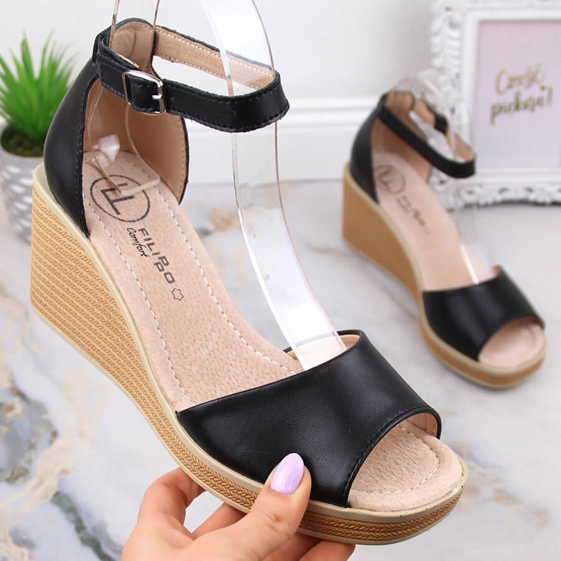 Sandale cu pană de damă confortabile din piele neagră Filippo DS4507 negru 1