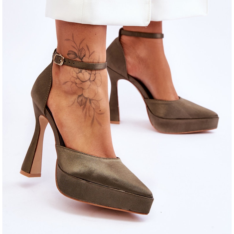 Pompe la modă pe un toc înalt, verde închis, nebunie 2