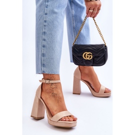 Sandale de piele intoarsa la moda cu toc patrat in merila bej 2 Sandale de piele intoarsa la moda cu toc patrat in merila bej 2