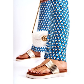 Flip-flops pentru femei pe platforma bej-auriu 4
