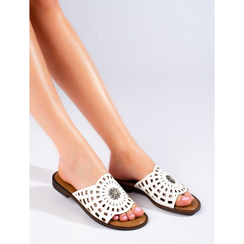 W. Potocki Papuci de damă albi ajurati de la Potocki 1