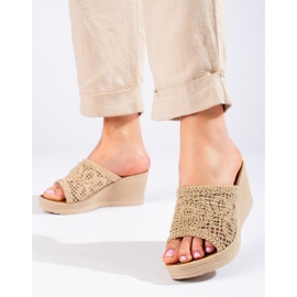 W. Potocki Sandale de damă cu pană cu centură ajurata, Potocki bej 2