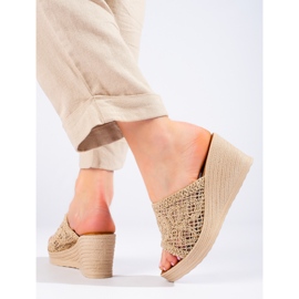 W. Potocki Sandale de damă cu pană cu centură ajurata, Potocki bej 1