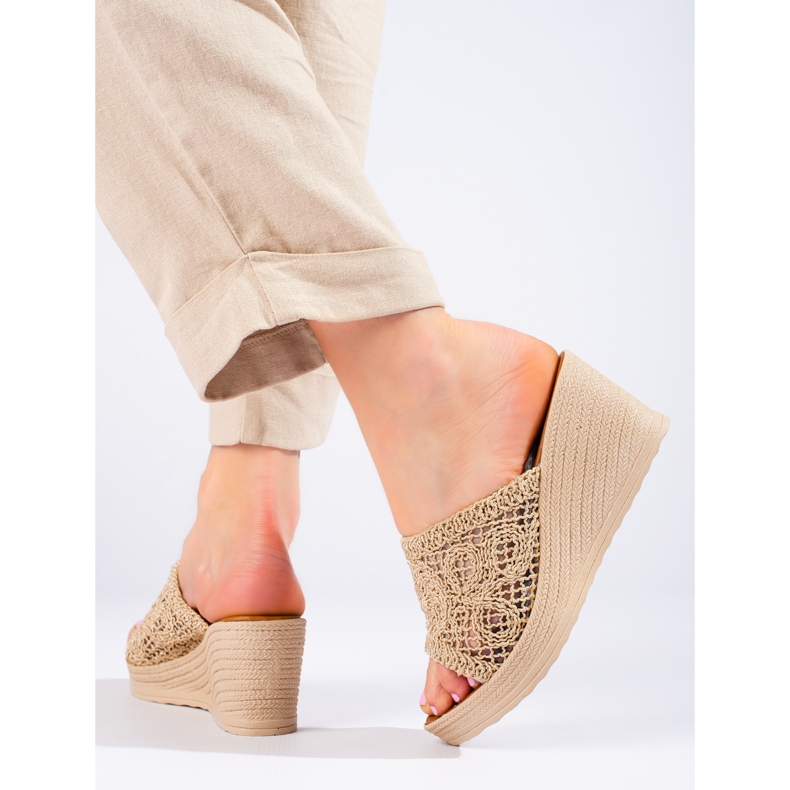 W. Potocki Sandale de damă cu pană cu centură ajurata, Potocki bej 1