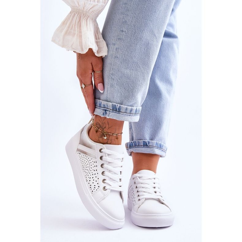 Pantofi sport clasici cu model ajurat alb si argintiu mai fericit 1