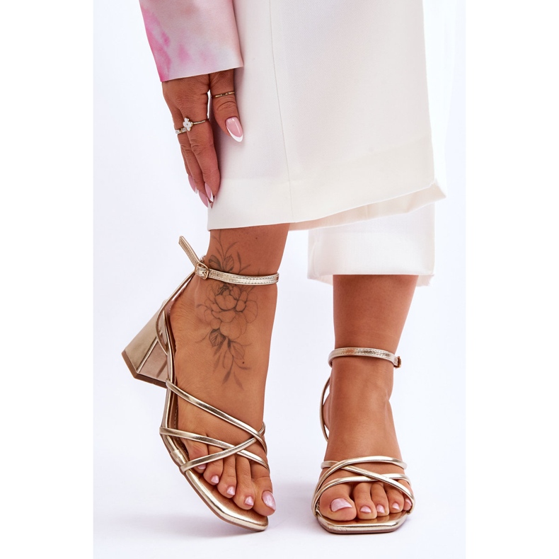 FB2 Sandale cu toc înalt Felisa aurii la modă de aur 2