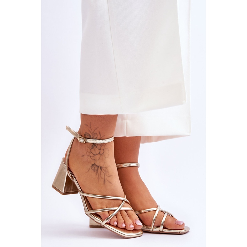 FB2 Sandale cu toc înalt Felisa aurii la modă de aur 1