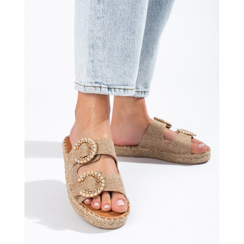 Papuci de damă bej Shelovet cu cataramă 2