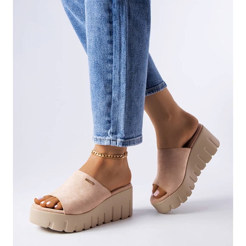 PA1 Sandale bej cu pană înaltă de la Bourdette 1