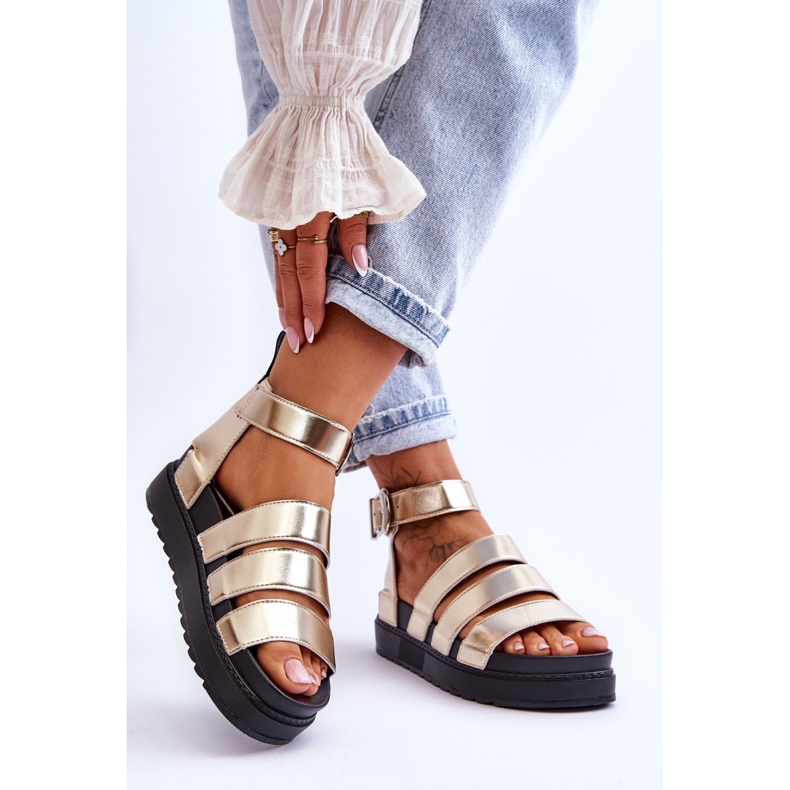 FM1 Sandale pe o platformă masivă Golden Lisbon de aur 2