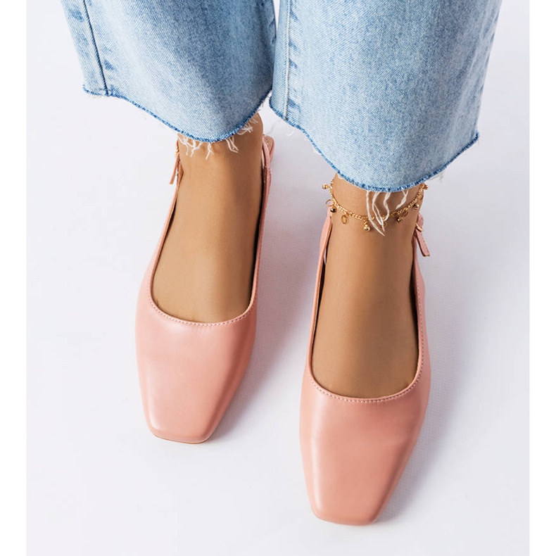 Sandale roz cu vârf închis 1