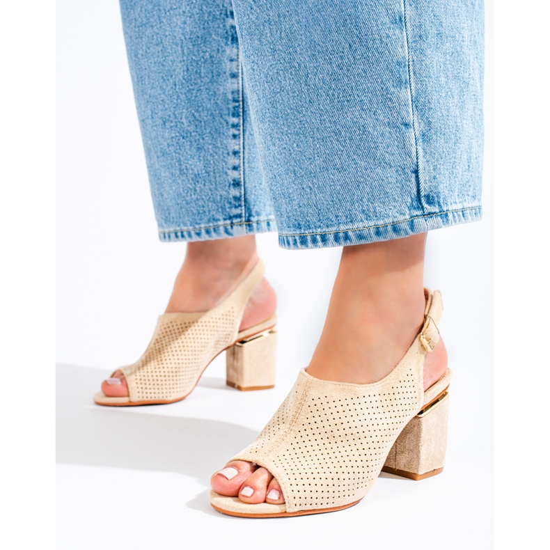 Sandale de piele intoarsa bej cu toc inalt de la Vinceza 2