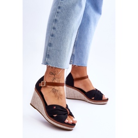 PS1 Sandale de damă pe o pană împletită, neagră Judith negru 2