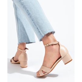 Sandale bej elegante cu toc mic de la Shelovet 1